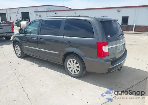 2016 Chrysler Town & Country Touring z USA, uszkodzony, nr VIN 2C4RC1BG9GR230859